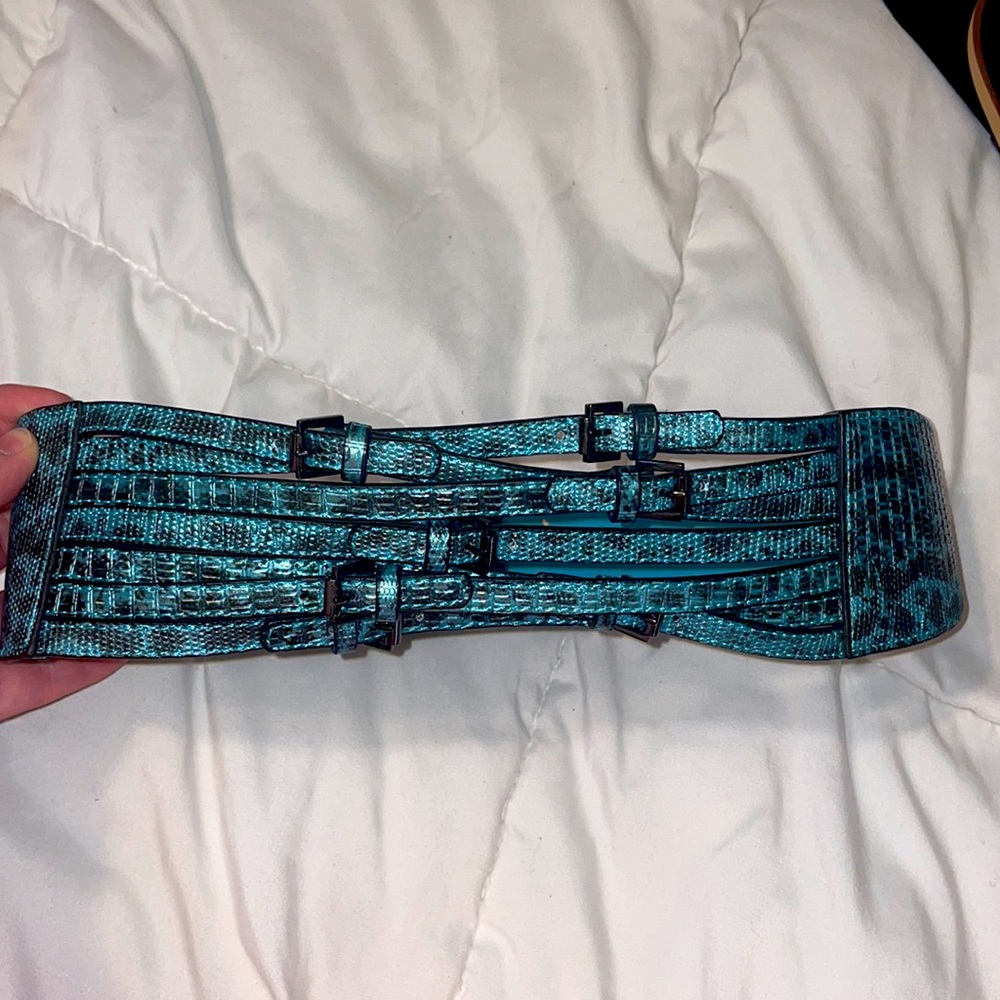BcbgMaxAzria blue and black snakeskin corset belt!